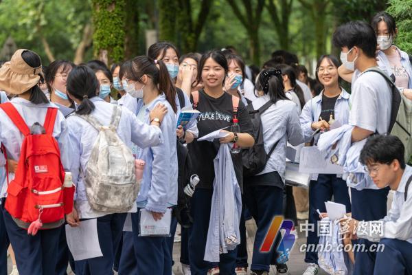 ช่วงเวลาสำคัญของผลการทดสอบสำหรับผู้เข้าสอบ 44,900 คนในการสอบเข้าวิทยาลัย Ningbo ในปี 2565