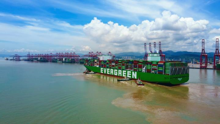 ท่าเรือ Ningbo Zhoushan เชื่อมต่อกับเรือคอนเทนเนอร์ Changyi ที่ใหญ่ที่สุดในโลก