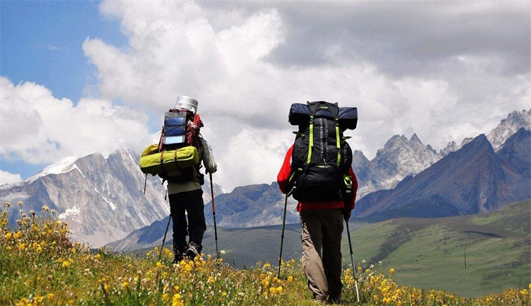 สิ่งที่จำเป็นสำหรับการเดินป่ากลางแจ้ง?